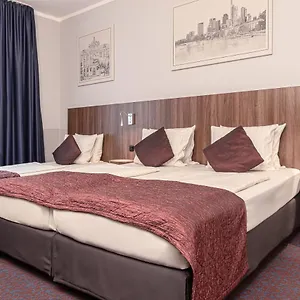 Ramada By Wyndham Frankfurt Station 호텔